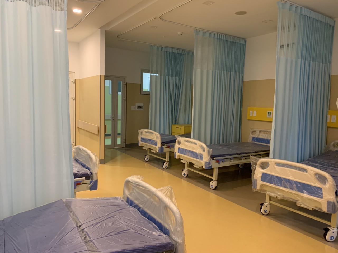 Giường bệnh nh&acirc;n ở quận thủ đức