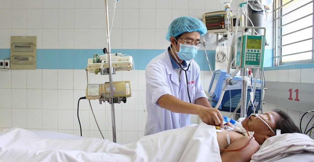 giường bệnh 2 tay quay chính hãng