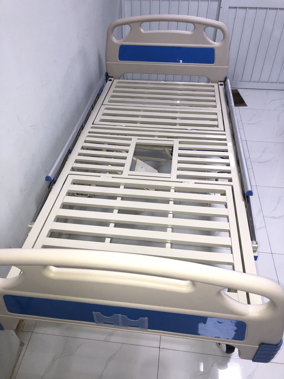Giường bệnh 3 tay quay