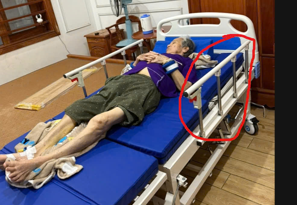 Giường Cho Người Già 3 Tay Quay Có Bô Vệ Sinh – Giải Pháp Chăm Sóc Toàn Diện Cho Người Cao Tuổi