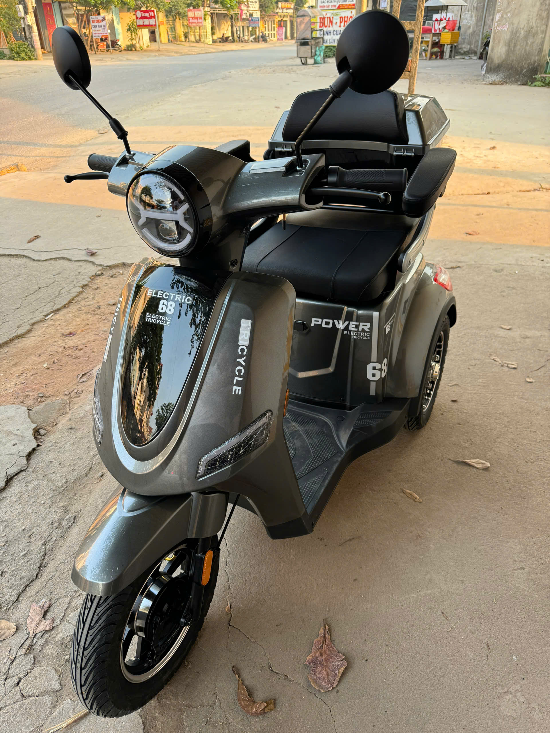 Xe Điện 3 Bánh Cho Người Lớn Và Những Lợi Ích Thiết Thực Trong Cuộc Sống Hằng Ngày